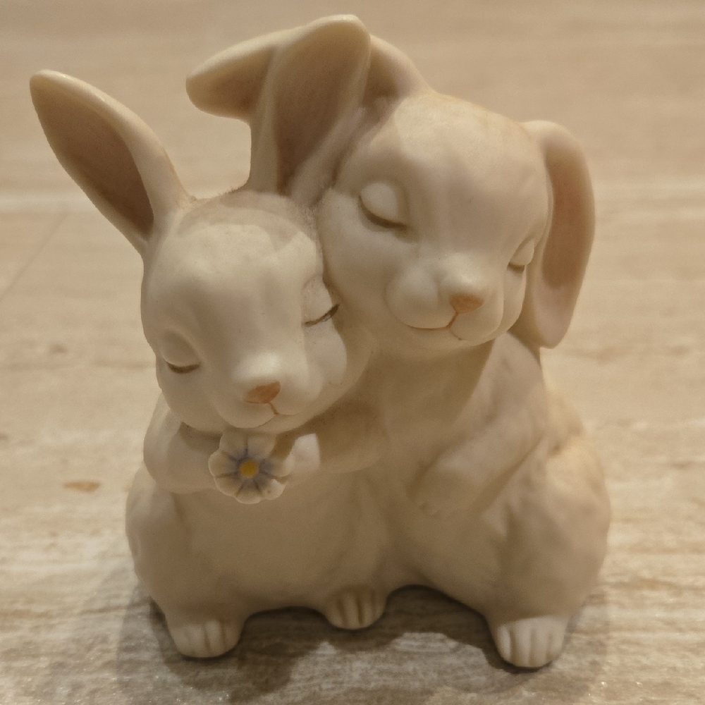 Homco Vintage 1990 "He Loves Me" Ceramic Cream Hugging Cuddle Bunnies - Picture 1 of 8